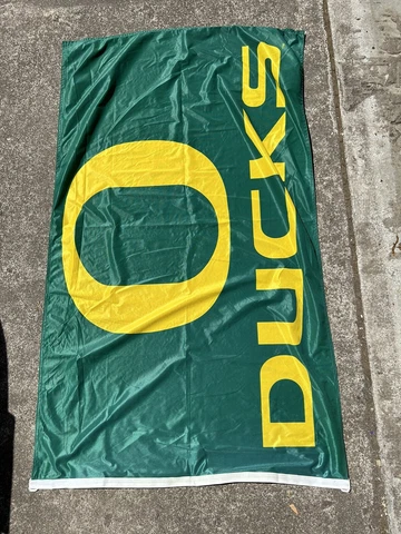 Oregon ducks flag. 3 x 5 banner University of Oregon. Green And Yellow Cover
