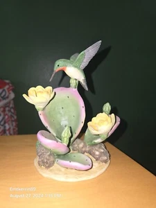Bisque Porcelain Hummingbird & Cactus Figurine #6563 Andrea By Sadek - Picture 1 of 6