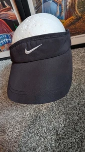 Cappello Berretto Vintage Nike Golf Visiera Sole Strapback Regolabile Uomo Donna Nero Bianco - Foto 1 di 10