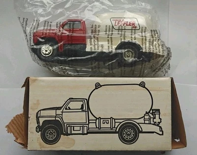 Ertl Ford F700 camión propano bloqueo banco de monedas CR Carlos Leffler escala 1/34 B691 Foto 1 de 4
