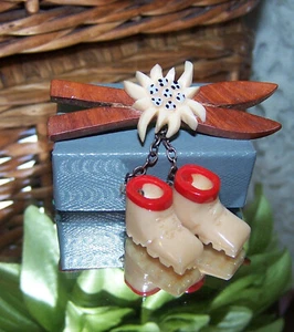 Ski's & Boot Celluloid Brooch - Picture 1 of 7