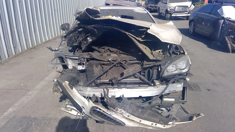 11 12 13 14 15 BMW ALPINA B7 carrocería del acelerador Foto 1 de 4