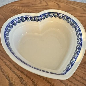 Boleslawiec piatto ceramica polacca 8,5” casseruola floreale blu a forma di cuore usato in ottime condizioni - Foto 1 di 7