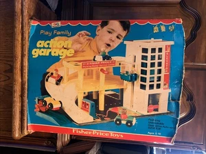 Fisher Price Vintage 1970 Gioco Famiglia Azione Garage Solo Scatola  - Foto 1 di 24