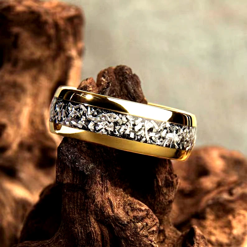 Anel masculino de carboneto de tungstênio folheado a ouro 18K ajuste confortável 8 mm aliança de casamento joia - Imagem 1 de 4