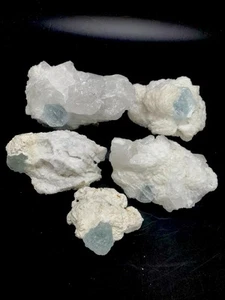 1055 gramos 5 aguamarina con muestras de cuarzo. - Imagen 1 de 24