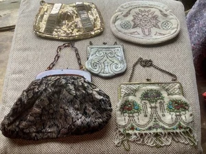 A LOVELY SMALL COLLECTION OF LADIES BEADED HANDBAGS CLUTCH BAGS EVENING BAGS ETC - Picture 1 of 24