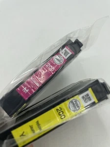 2 Genuine Epson 200 Magenta Yellow Ink Cartridges OEM - Picture 1 of 3