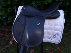 17" Wintec Wide GP Saddle black currently with XXW gullet - takes purple gullets