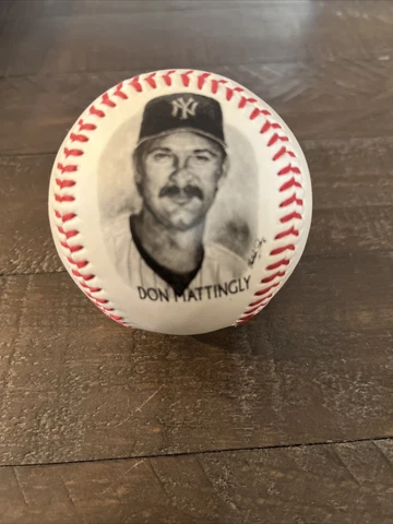 Vintage Don Mattingly New York Yankees Burger King (1996) Souvenir Baseball MINT Cover