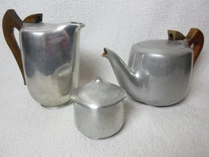 Set of 3 Pieces Picquot Ware - Two Pots, a Lidded Dish - Foto 1 di 15