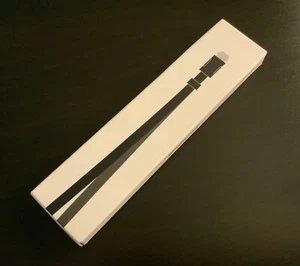 Genuine Apple TV Siri Remote Loop Official  ref.221 - Picture 1 of 4