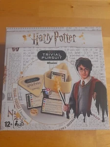 Harry Potter Bite Size 'Trivial Pursuit' 600 Questions Portable Game Volume 1 - Picture 1 of 5