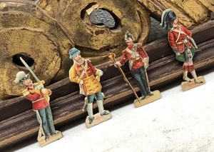 Lote de 4 restos de soldados europeos troquelados victorianos en relieve - L12 - Imagen 1 de 5