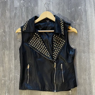 Forever 21 | 女式黑色素食皮革镶嵌机车背心 | S 码 — 第 1/4 张图片