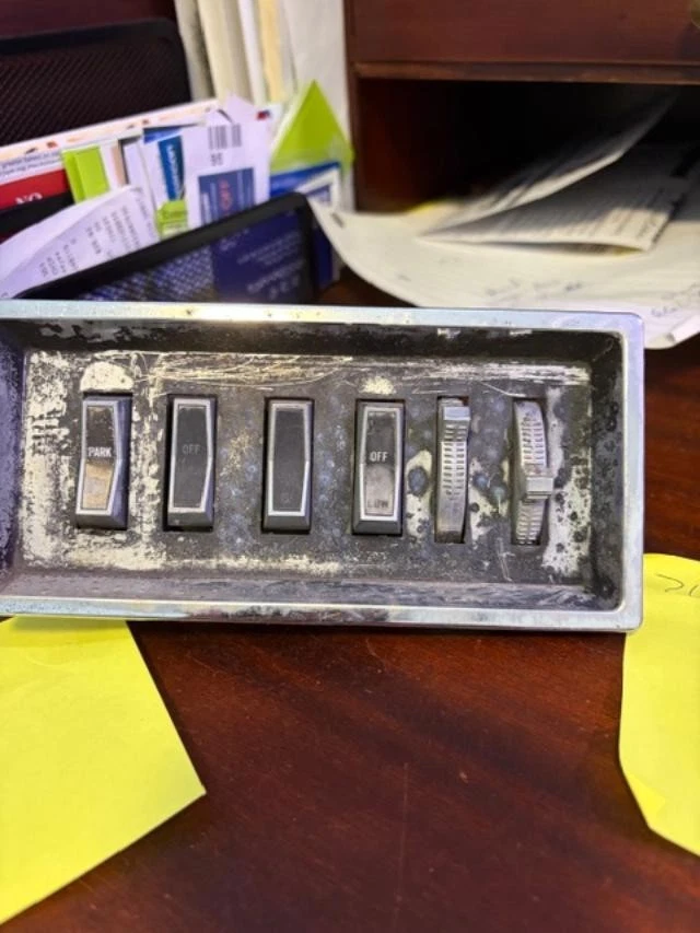 jeepster commando switch panel jeep commando - Imagem 1 de 2