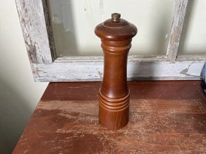 Bisetti Vintage braune Holz Pfeffermühle mit verstellbarer Mühle - 7,5" - Italien - Bild 1 von 6