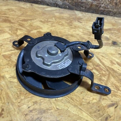 Ventilador radiador lateral derecho Yamaha Yzf-R1 5VY 2004-2006 Foto 1 de 4