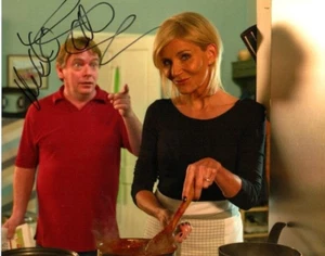 Television Autograph: MICHELLE COLLINS (EastEnders) Signed Photo - Imagen 1 de 1