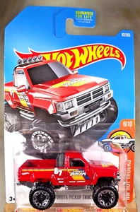 2017 Hot Wheels #82 HW Hot Trucks 6/10 1987 TOYOTA PICKUP Red w/Chrome Beadloc - Picture 1 of 5