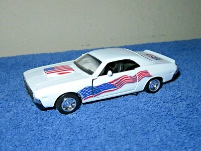 RARO 1970 DODGE CHALLENGER BANDERA DE EE. UU. 1:32 PUERTAS DE APERTURA DE RAYOS NUEVOS  Foto 1 de 4