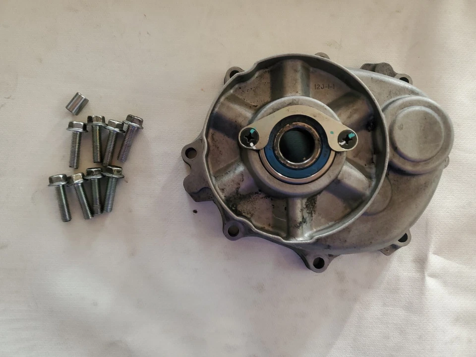 Cubierta de caja de cambios Suzuki Burgman 200 2014-2019, 2022 11431-12J00 Foto 1 de 3