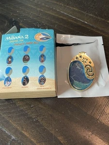 Loungefly Disney Maui Moana 2 Character Locket Hinged Enamel Pin - Picture 1 of 5