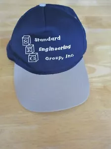SOMBRERO/GORRA Marca Luna Basics Grupo de Ingeniería Estándar, Frente Bordado Inc - Imagen 1 de 3