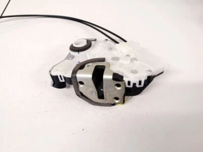 Mecanismo de bloqueo de puerta Toyota Yaris 2013 - parte delantera izquierda usada, Genu #1515339-65 Foto 1 de 3