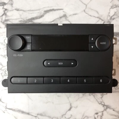 Radio estéreo AM FM FORD F150 F-150 BASE DE TRABAJO 7L3T-18K810-AD 2007-2008 OEM Foto 1 de 4
