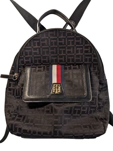 borsa zaino tommy Hilfiger in ottime condizioni nero/blu/bianco/rosso - Foto 1 di 6