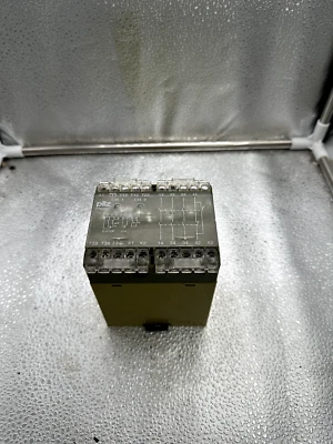 Pilz 475650 Safety Relay Pnoz 1 / Good Condition - Image 1 of 4