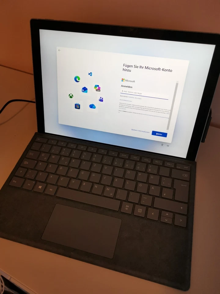 Microsoft Surface Pro 7 16GB RAM, 256GB SSD, WiFi, 12,3 Zoll - Platinum - Bild 1 von 4