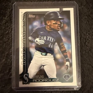 2025 Topps Julio Rodriguez #266 Big Head Short Print Mariners SSP Celebration - Picture 1 of 10