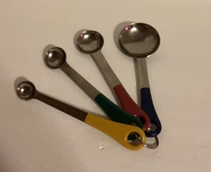 Set Cucchiai Misuratori Vintage Acciaio Inox Manici Colorati Taiwan - Foto 1 di 13
