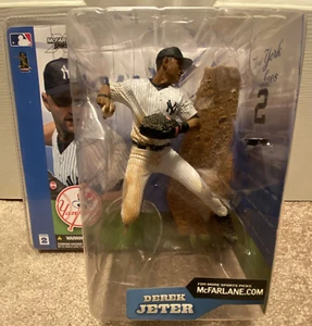Derek Jeter- McFarlane's SportsPicks Series 2 New York Yankees Figure-NIB 2002 - Picture 1 of 1