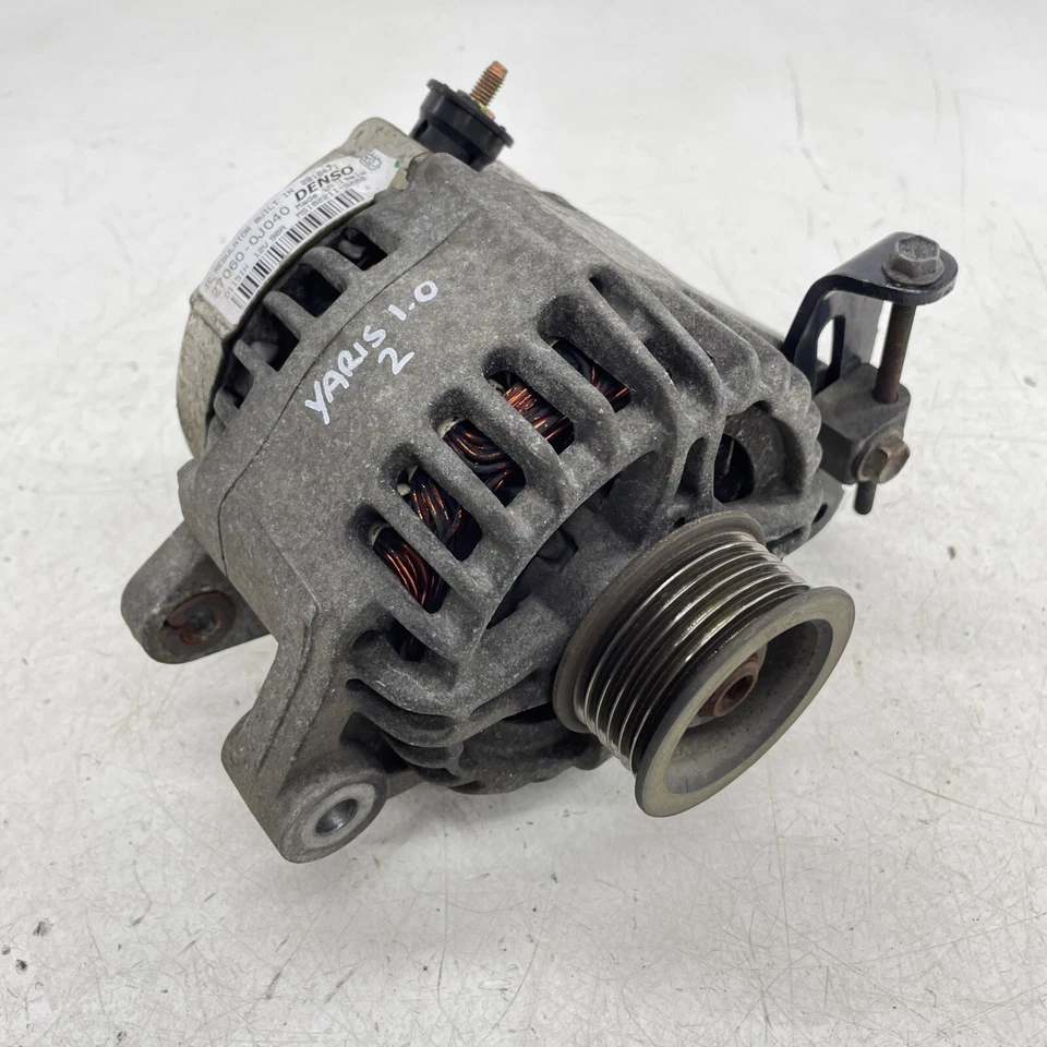 TOYOTA YARIS MK1 ALTERNATOR 27060-0J040 1.0 PETROL 1SZ-FE 03-06 - Image 1 of 4