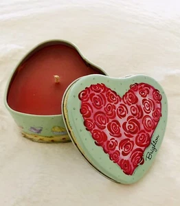 New BRIGHTON Floral “Loves Light” HEART Shaped Candle Tin 4.2oz Purses Crowns - Picture 1 of 6