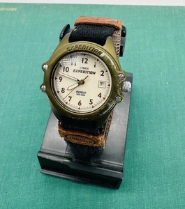 Orologio Vintage Timex Expedition Indiglo WR 50m Gancio Cinturino Loop Non Testato - Foto 1 di 4
