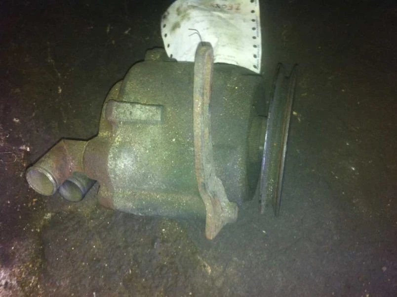 85 86 CHEVY VAN 10 RIGHT AIR INJECTION PUMP 5.7 LITER 8 CYLINDER - Image 1 of 2