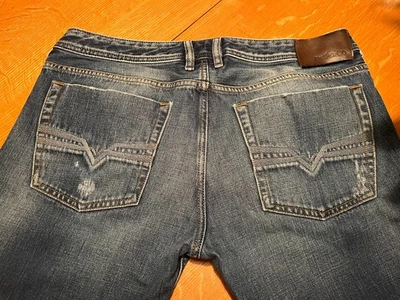 JEANS DIESEL ZATINY REGULAR BOOTCUT FIT LAVADO OSCURO 0885W DESGASTADOS 36 X 32 ¡BONITOS! Foto 1 de 4