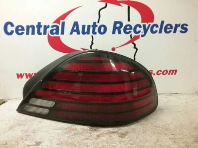Cuarto de luz trasera de pasajero montado en panel SE se adapta a 99-05 GRAND AM 167873 Foto 1 de 4