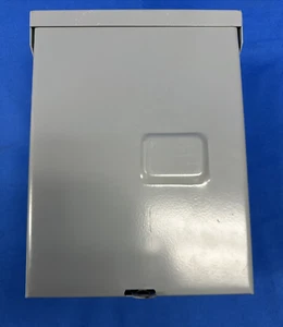 GE 125 Amp 4-Space 8-Circuit Single-Phase Main Lug Circuit Breaker Panel - Picture 1 of 5