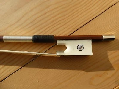 PERNAMBUCO VIOLIN BOW, QUALITY HAND MADE, FULL SIZE, OXE BONE FROG, UK SELLER! - Image 1 of 4