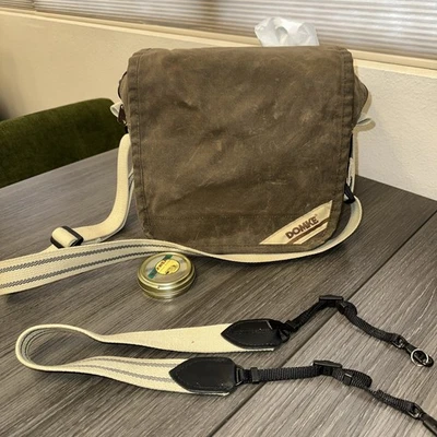 Bolsa para cámara de lona marrón Domke F5XZ con correa para cámara a juego Foto 1 de 4