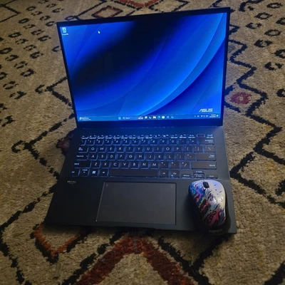 Notebook ASUS Zenbook Q409Z 14" OLED Core i5-1240p 8GB LPDDR5 256GB NVME com Bolsa - Imagem 1 de 4