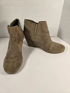 Dolce Vita Stiefel Damen 8 Dolcetta Kimmy Stiefelette braun Wildleder zum Überziehen Keilabsatz - Bild 1 von 8
