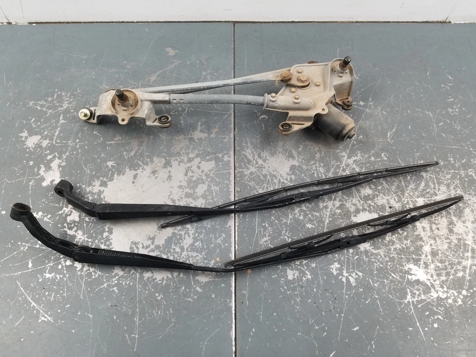 2003 Acura RSX Windshield Wiper Motor / Arms #1222 B7 - Image 1 of 4