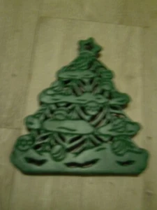 NEW 🌲Green Christmas Tree Sad Iron Trivet - 7 inch. - Picture 1 of 2