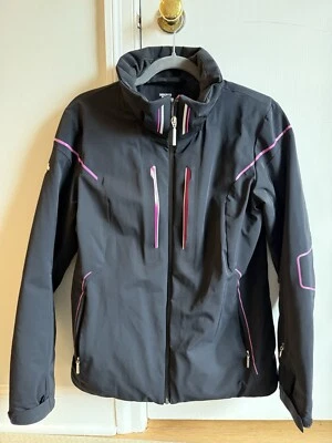 Descente Women’s Ski Jacket SZ 10M Black W/Fuscia And White Details. - Image 1 of 4
